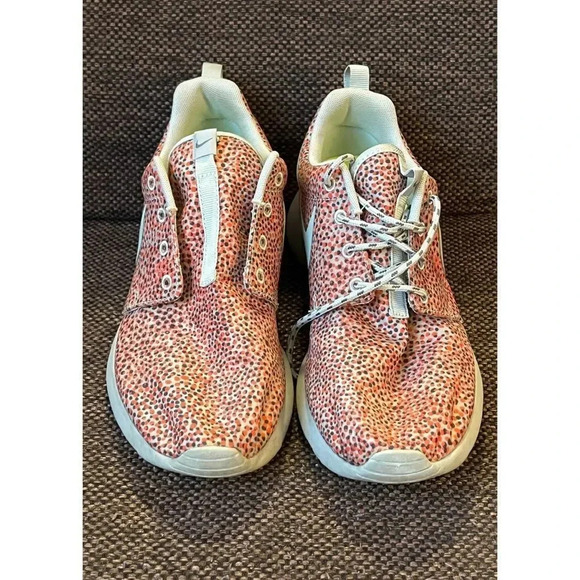 Nike Rosherun Print Cheetah Turf Orange size 8 - Picture 2 of 6